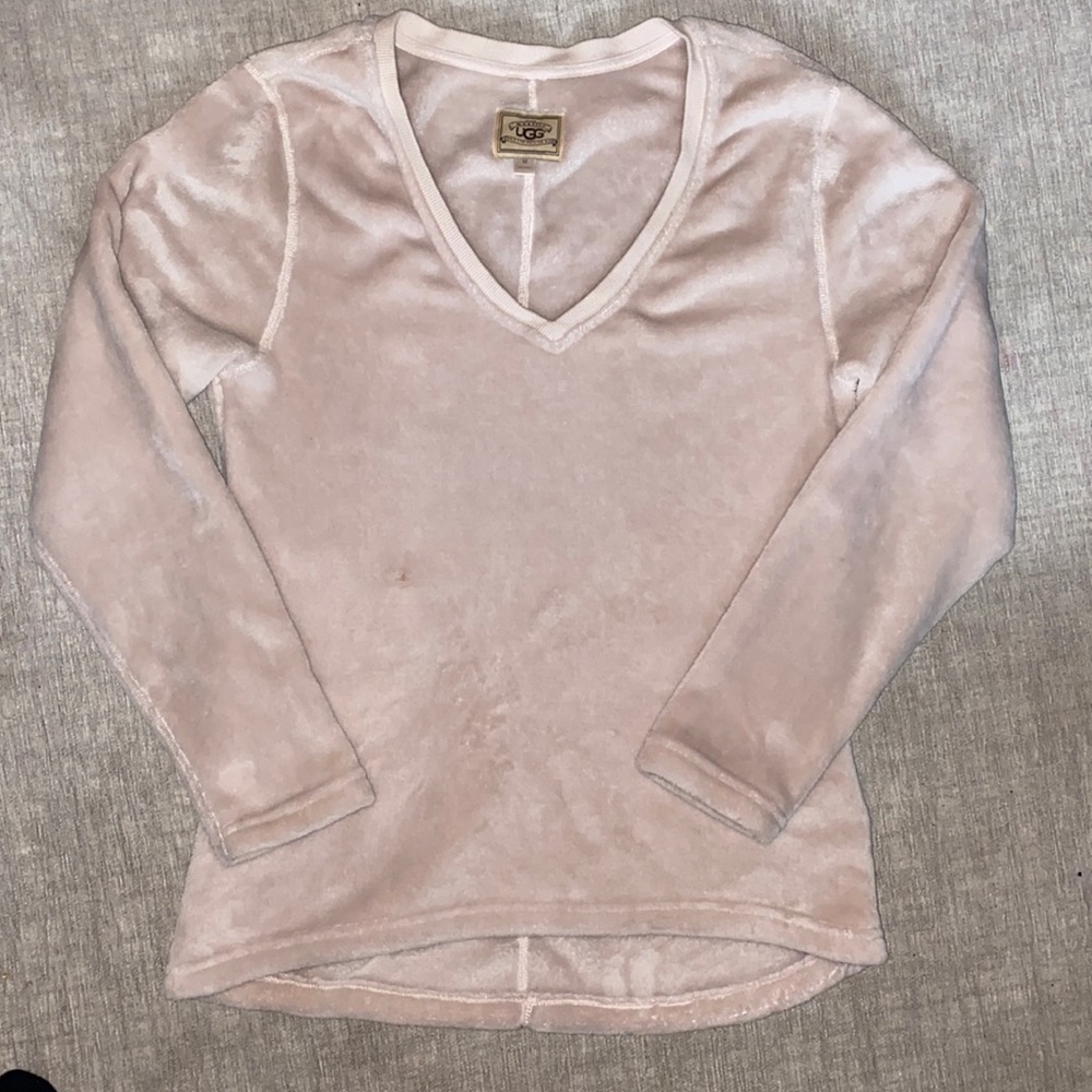 Ugg women’s v-neck pullover